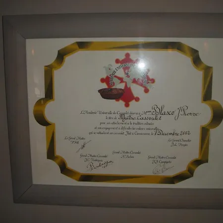 Des Lices בית הארחה 4*