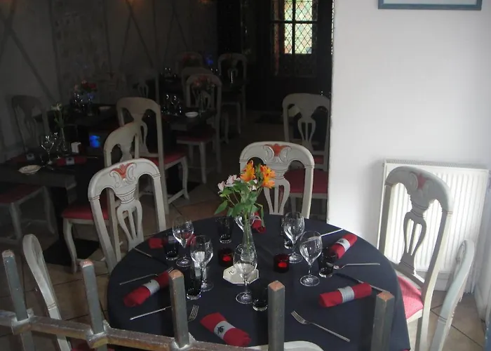 Des Lices Pensión 4*