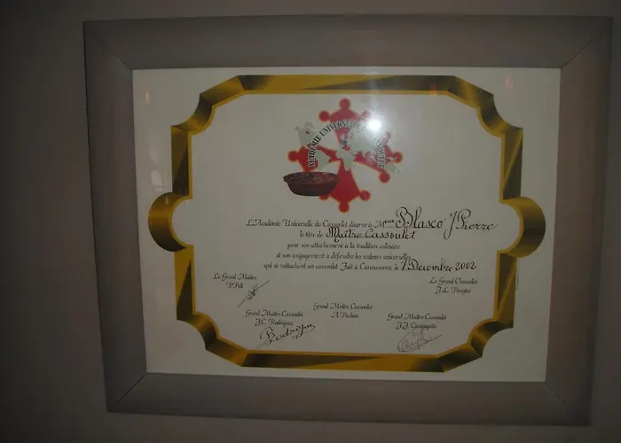 Des Lices Pensión 4*